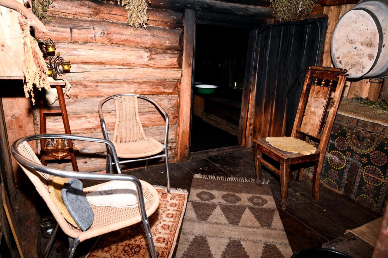 Idilliska Latgaliesu Lauku Maja Ar Melno Pirti Vila Aglona Exterior foto
