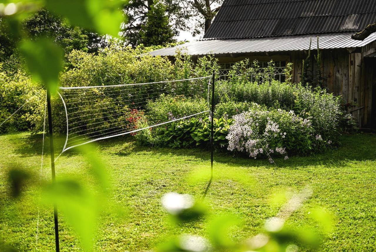 Idilliska Latgaliesu Lauku Maja Ar Melno Pirti Vila Aglona Exterior foto